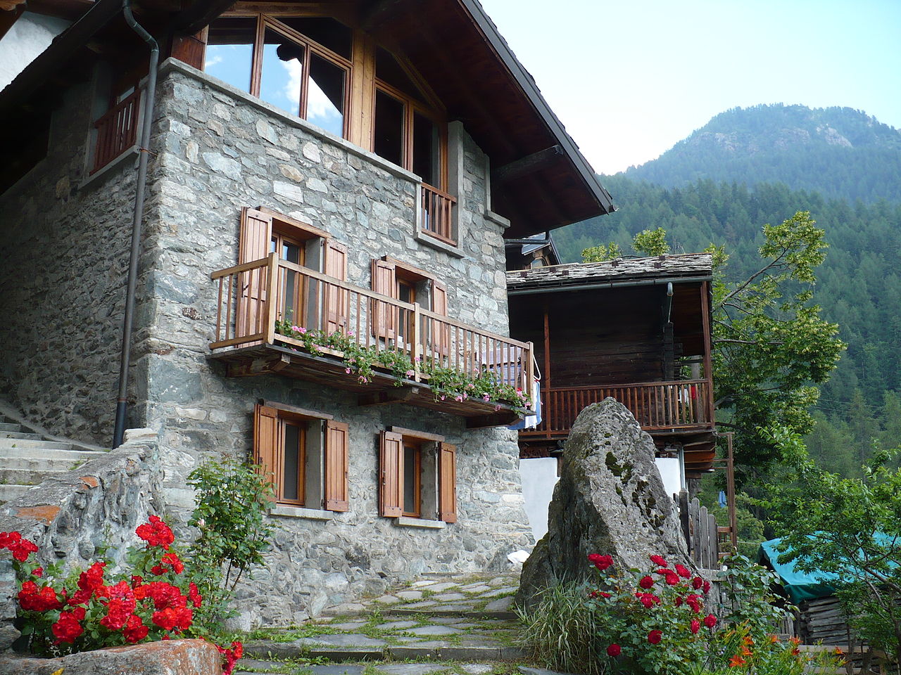 Casa tipica a Cretaz in Val d'Aosta - Italia