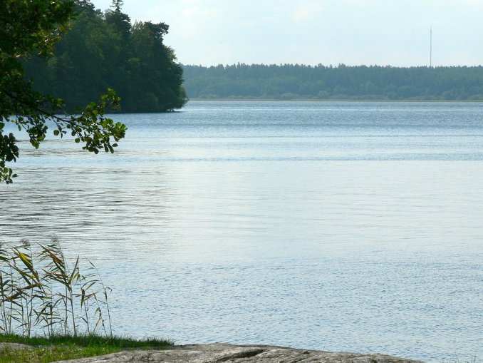 Vista di un lago